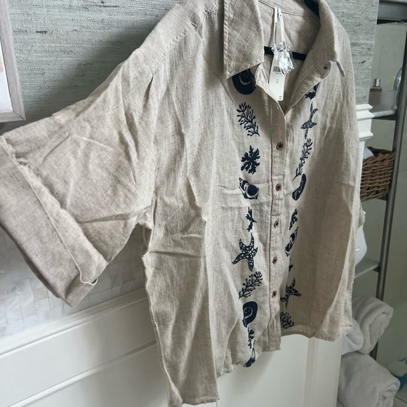 NWT new MEDIUM by Anthropologie button down linen shirt beach shell print tan - Picture 8 of 17